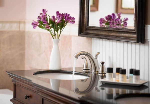 Grand Harbor Inn image 27